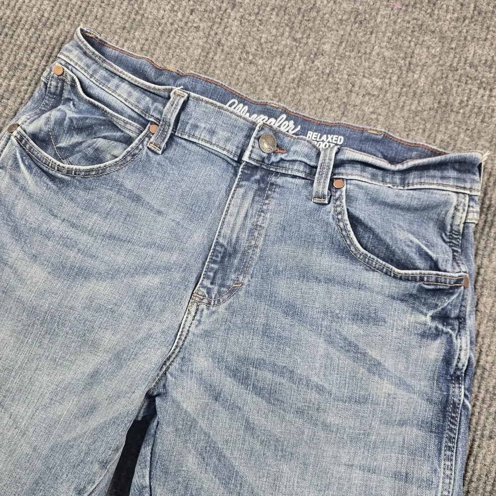 Wrangler Retro Relaxed Boot Jeans Mens 34x30 Blue Bootcut Light Wash Denim 32x28